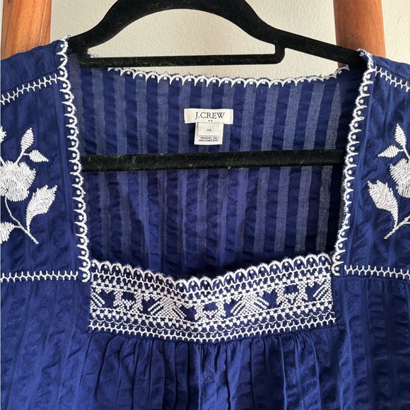 • J.Crew Blouse • - Picture 2 of 3